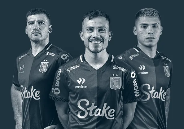 Tarjeta deportiva con identidad de club y enfoque competitivo